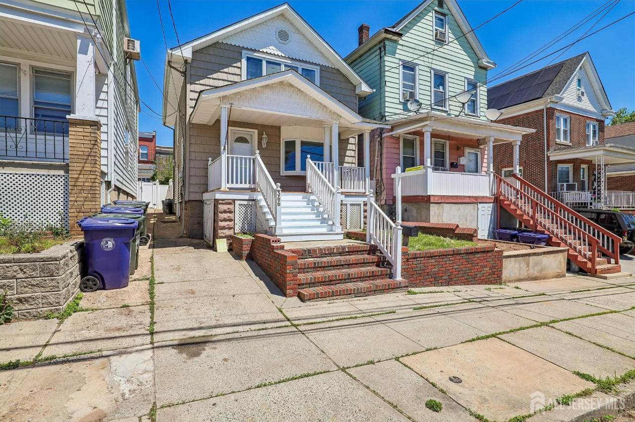 366 Jeffries Street - Photo 1