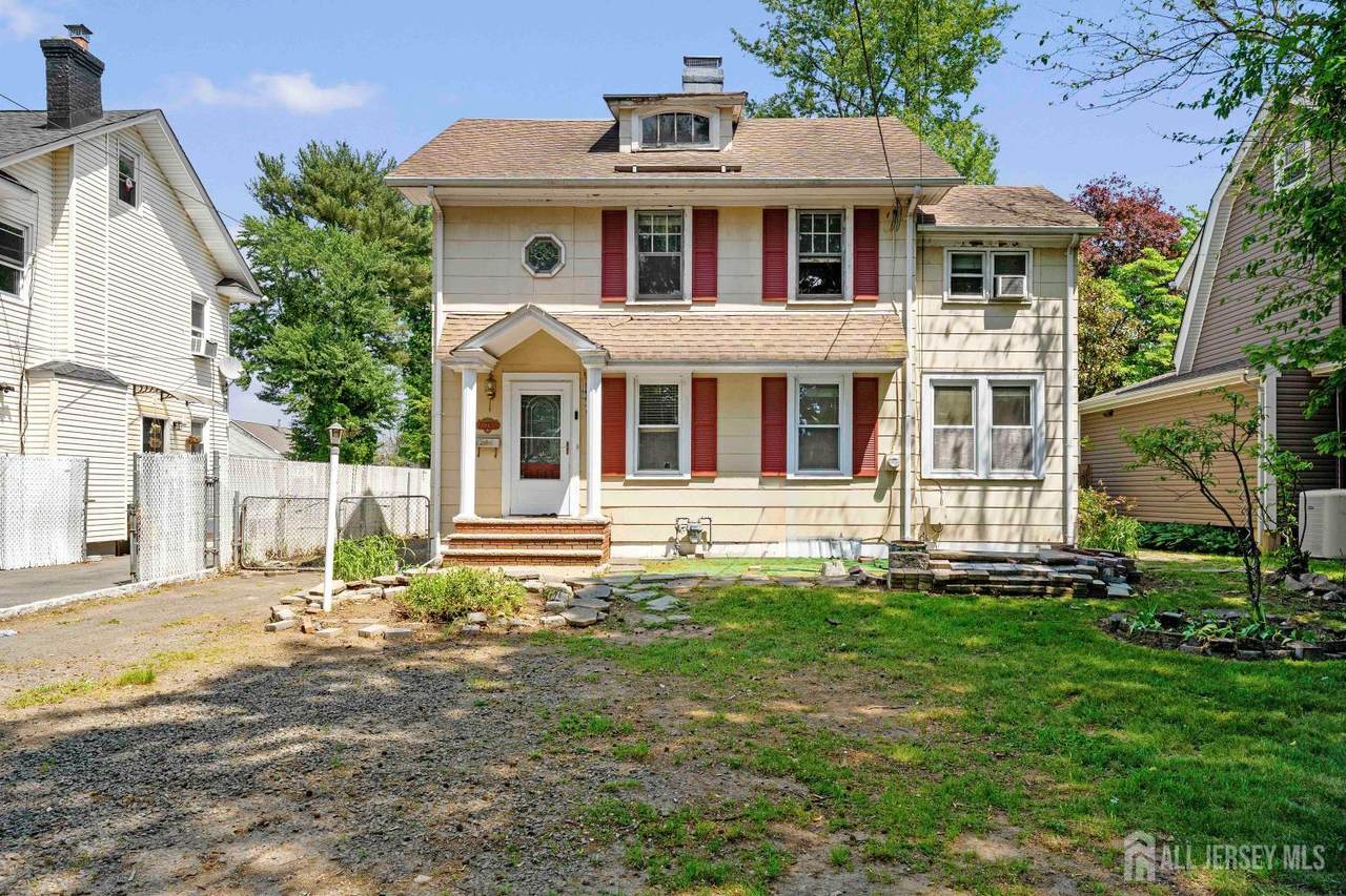 1943 Plainfield Avenue - Photo 1