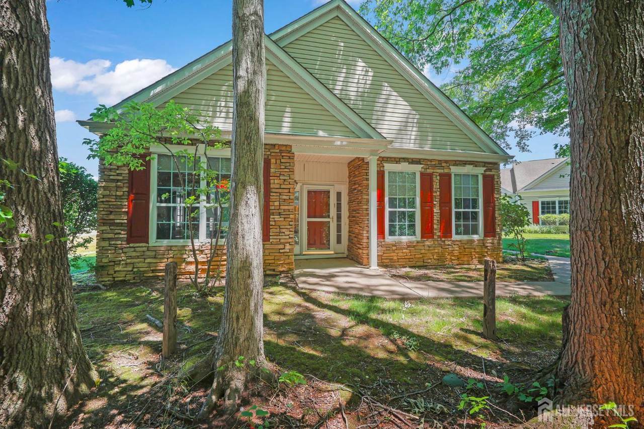 511 Skylark Drive - Photo 1