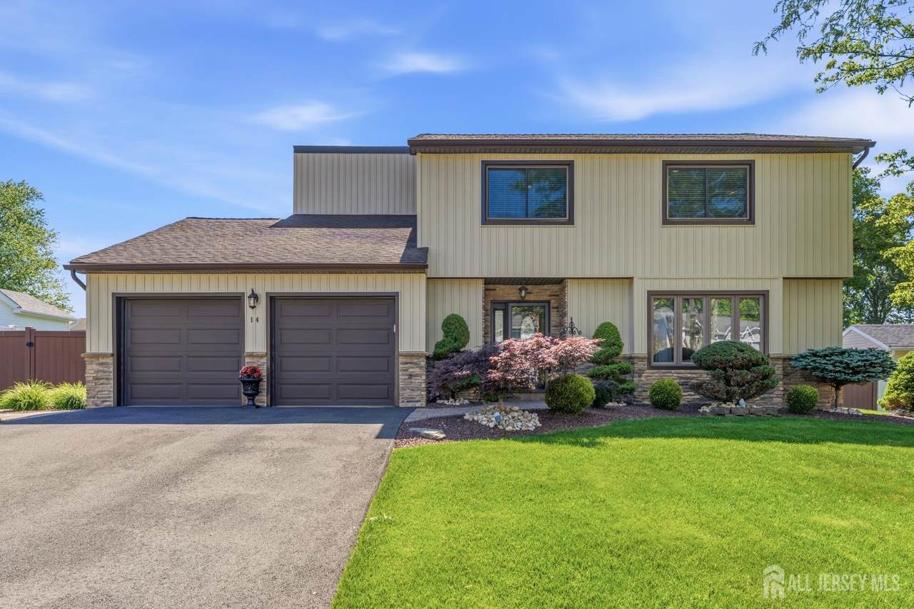 14 Heathrow Lane - Photo 1