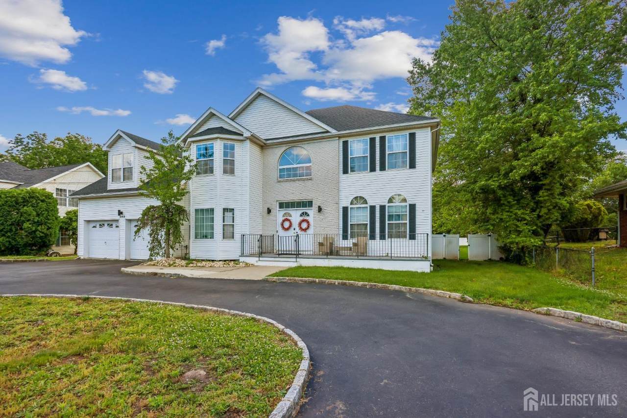 489 Plainfield Road - Photo 1