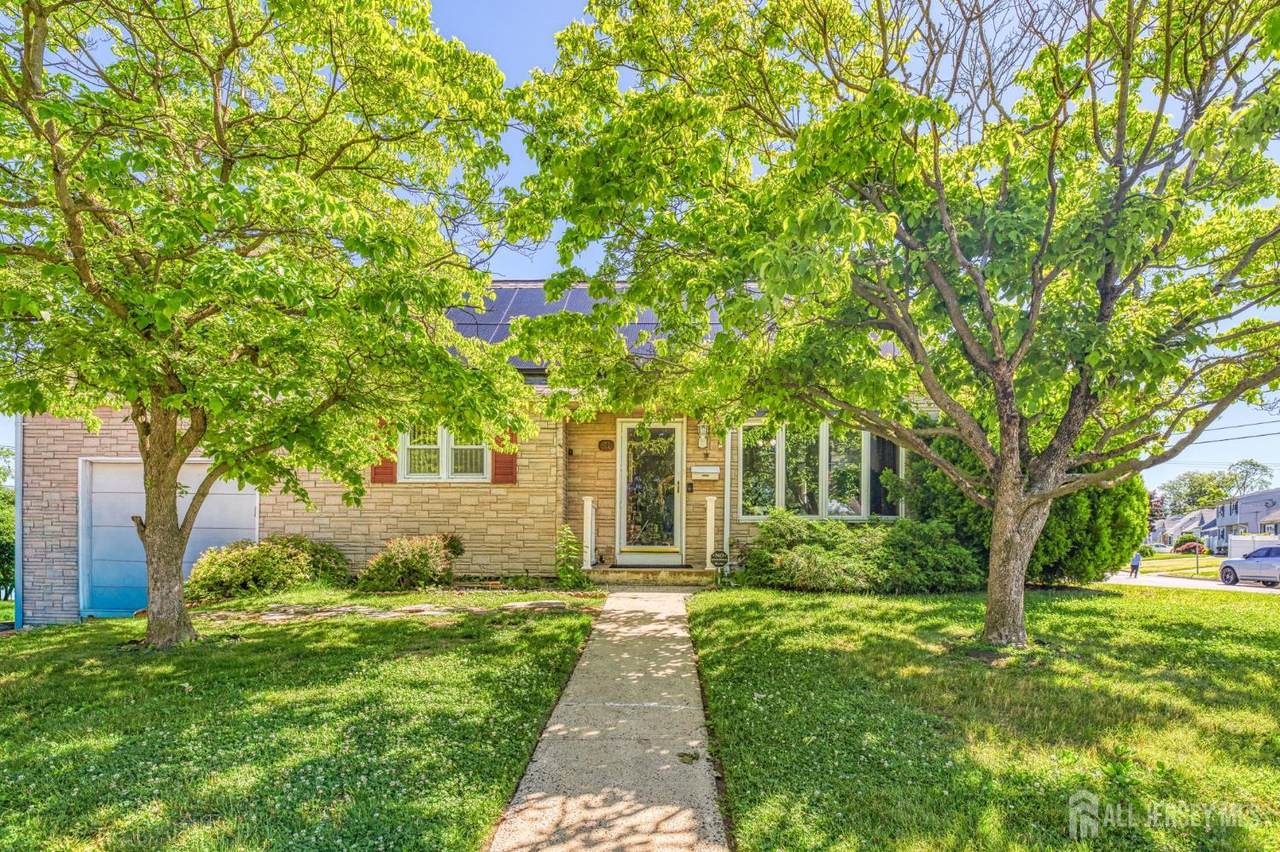 40 Windsor Drive - Photo 1