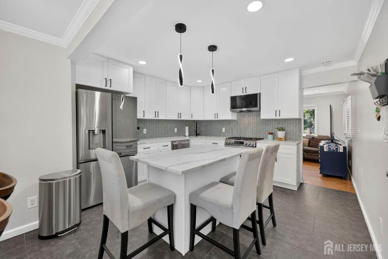 640 Forrest Avenue - Photo 1