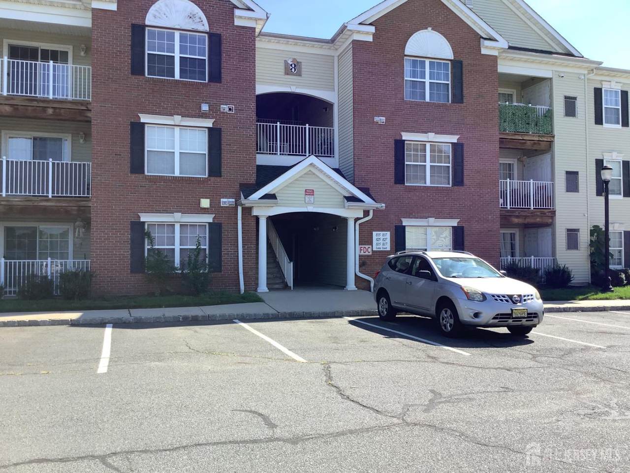 835 Cedar Court - Photo 1