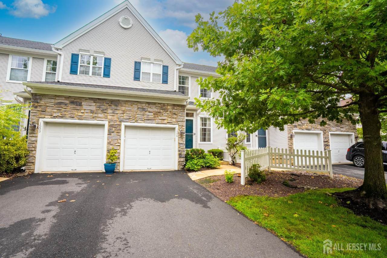 1604 Yarrow Circle - Photo 1