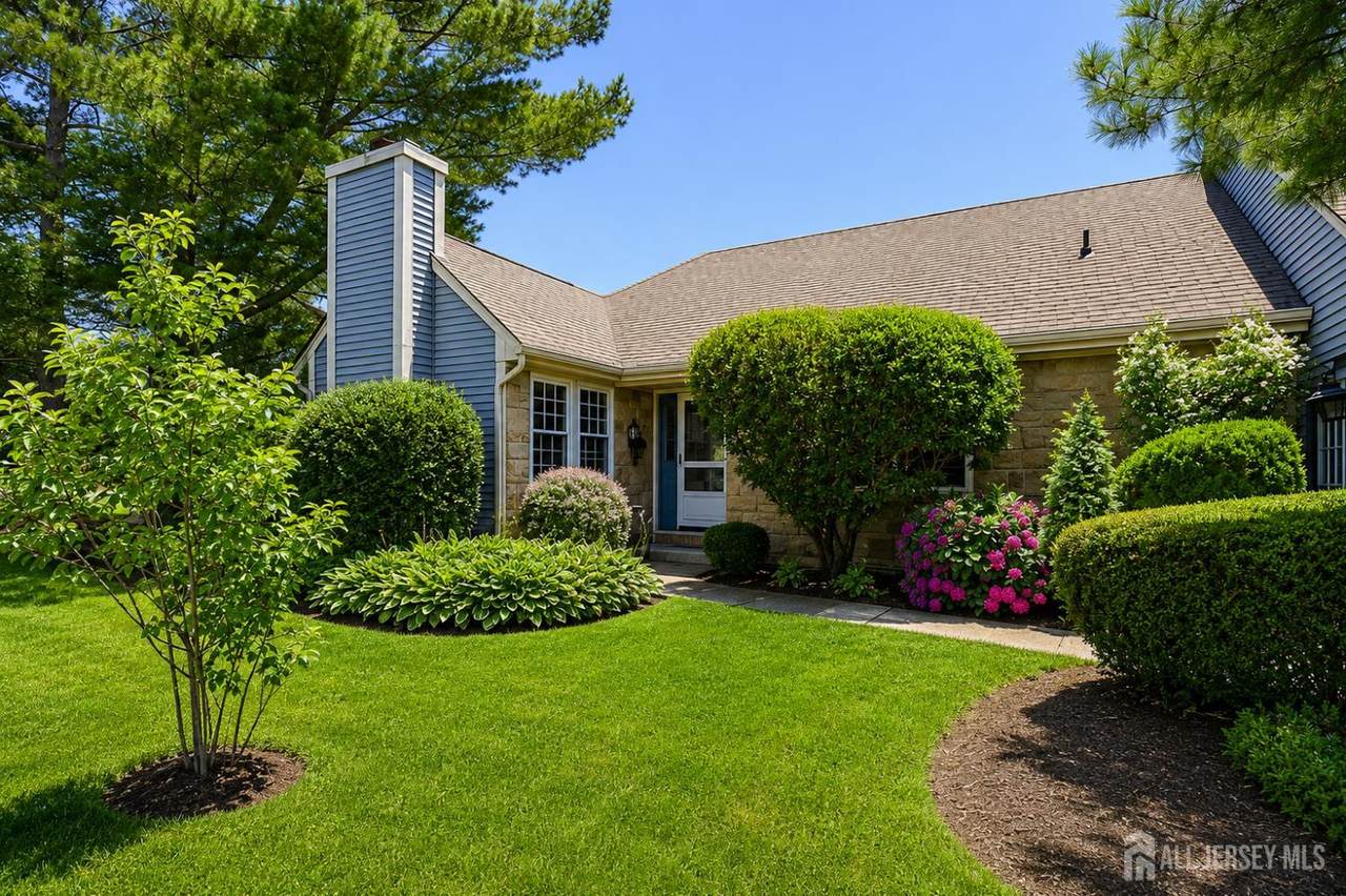 1 Alexander Hamilton Court - Photo 1