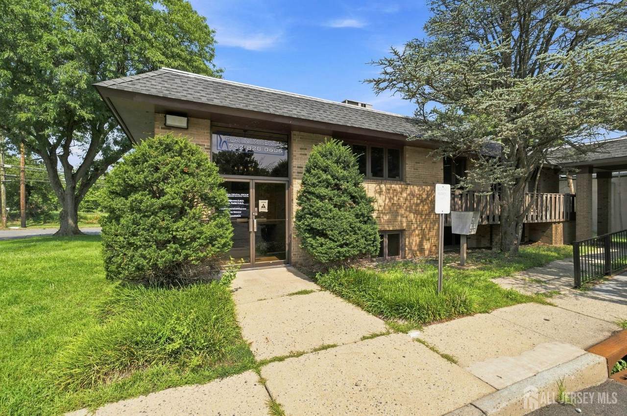 636 Easton Avenue - Photo 1