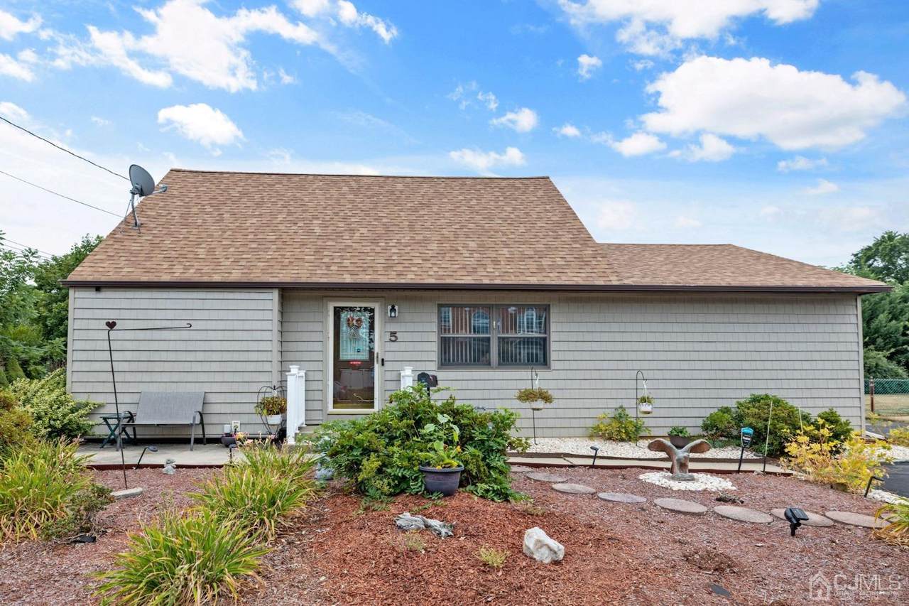 5 Terry Lane - Photo 1
