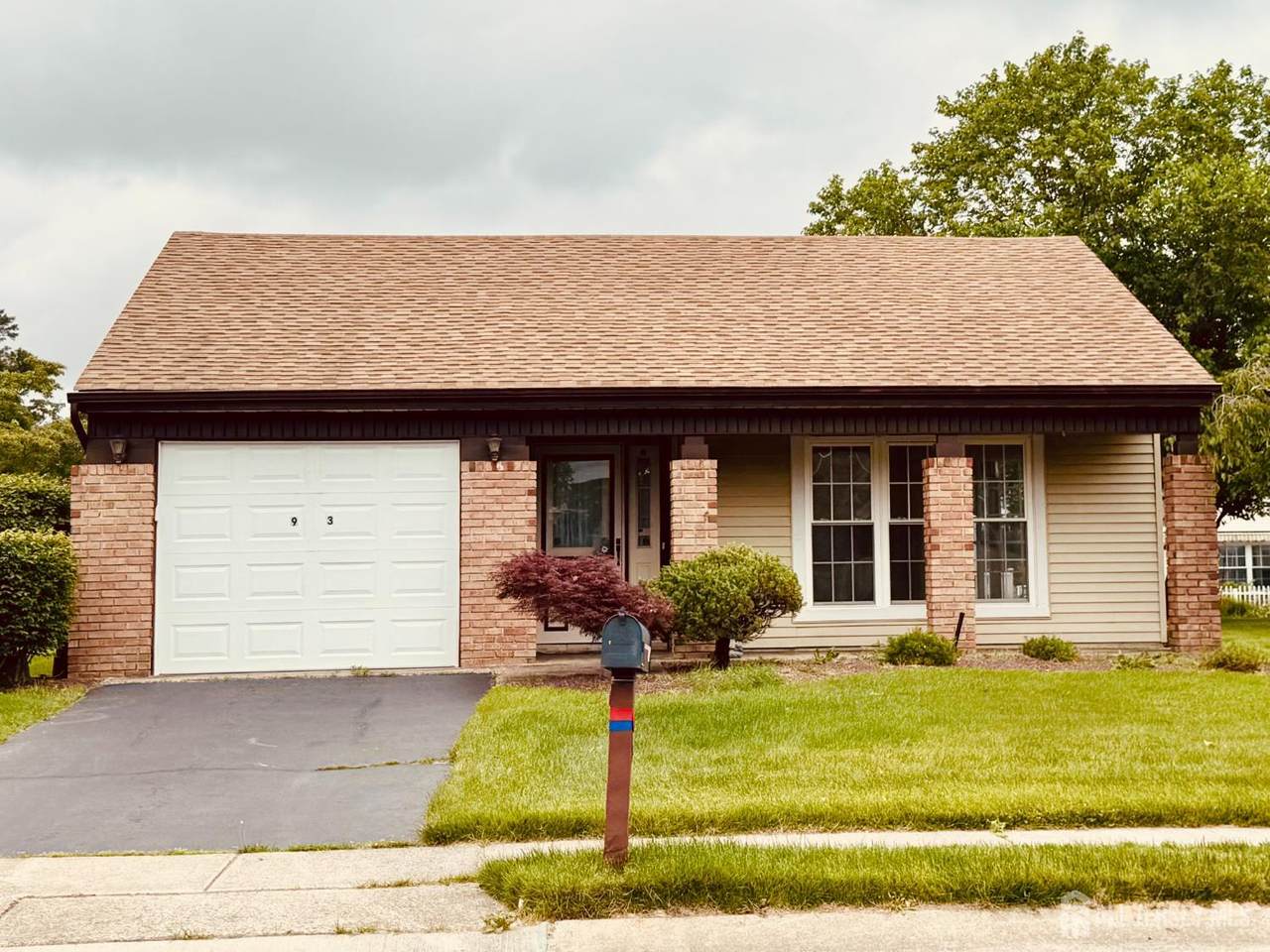 93 Mansfield Avenue - Photo 1