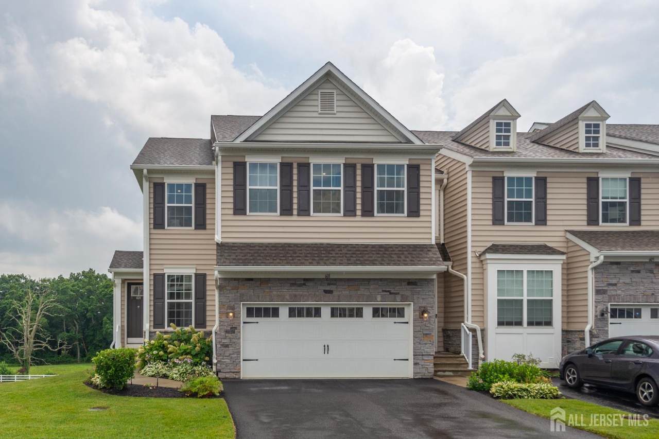 601 Charleston Drive - Photo 1