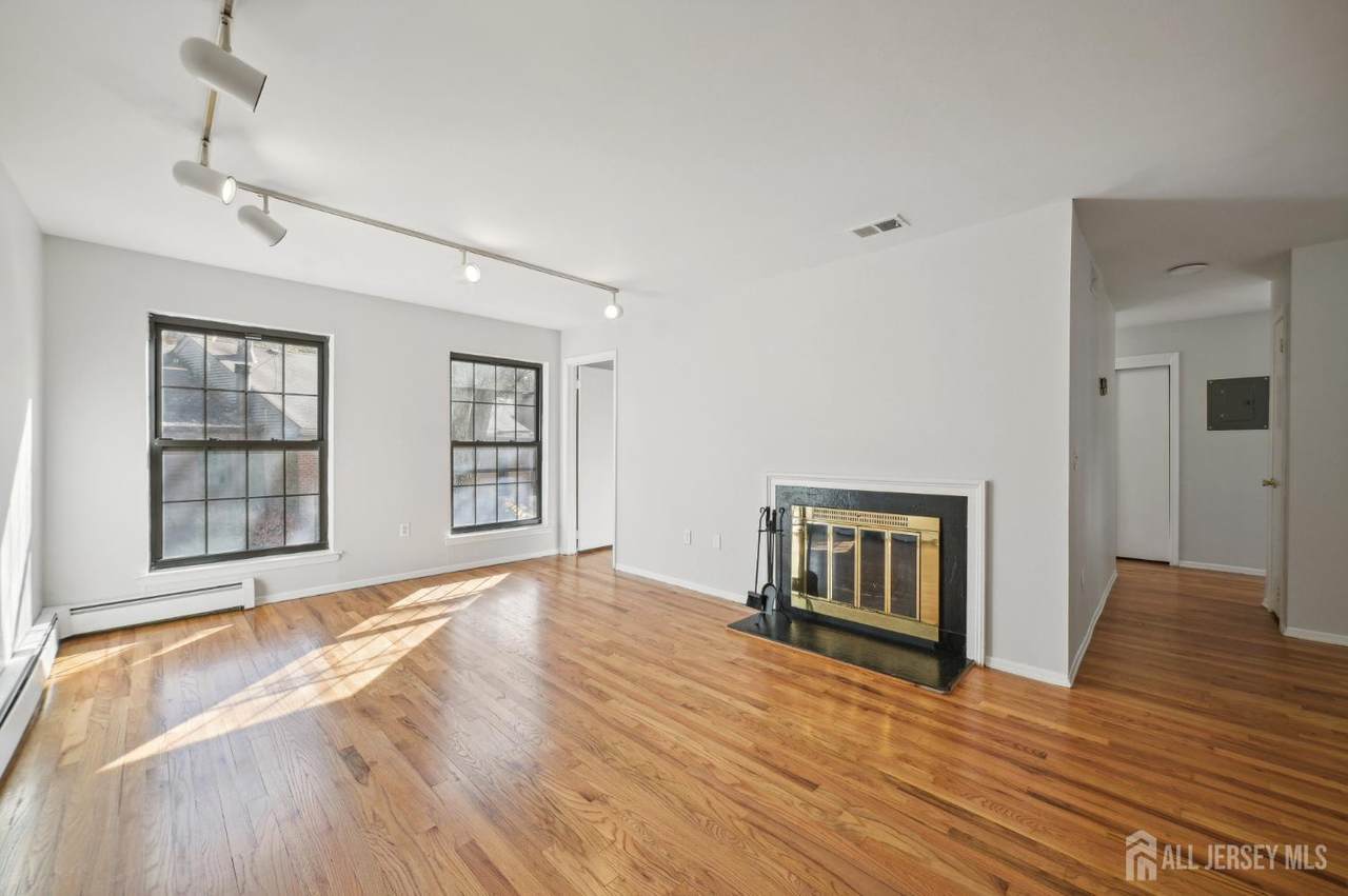 323 Gill Lane - Photo 1
