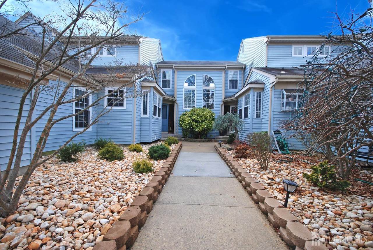 5 Cambridge Drive - Photo 1