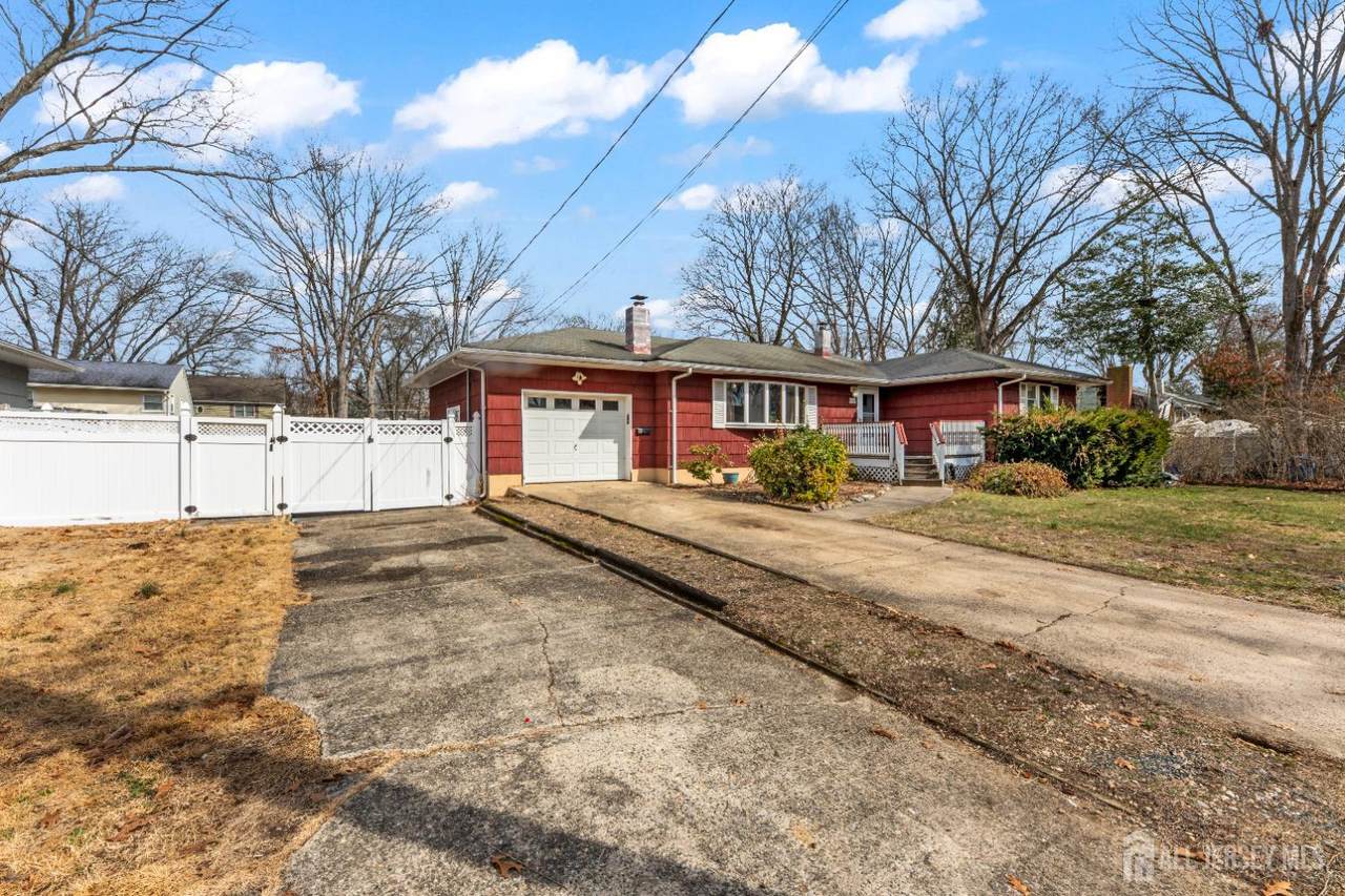 35 Nelson Avenue - Photo 1