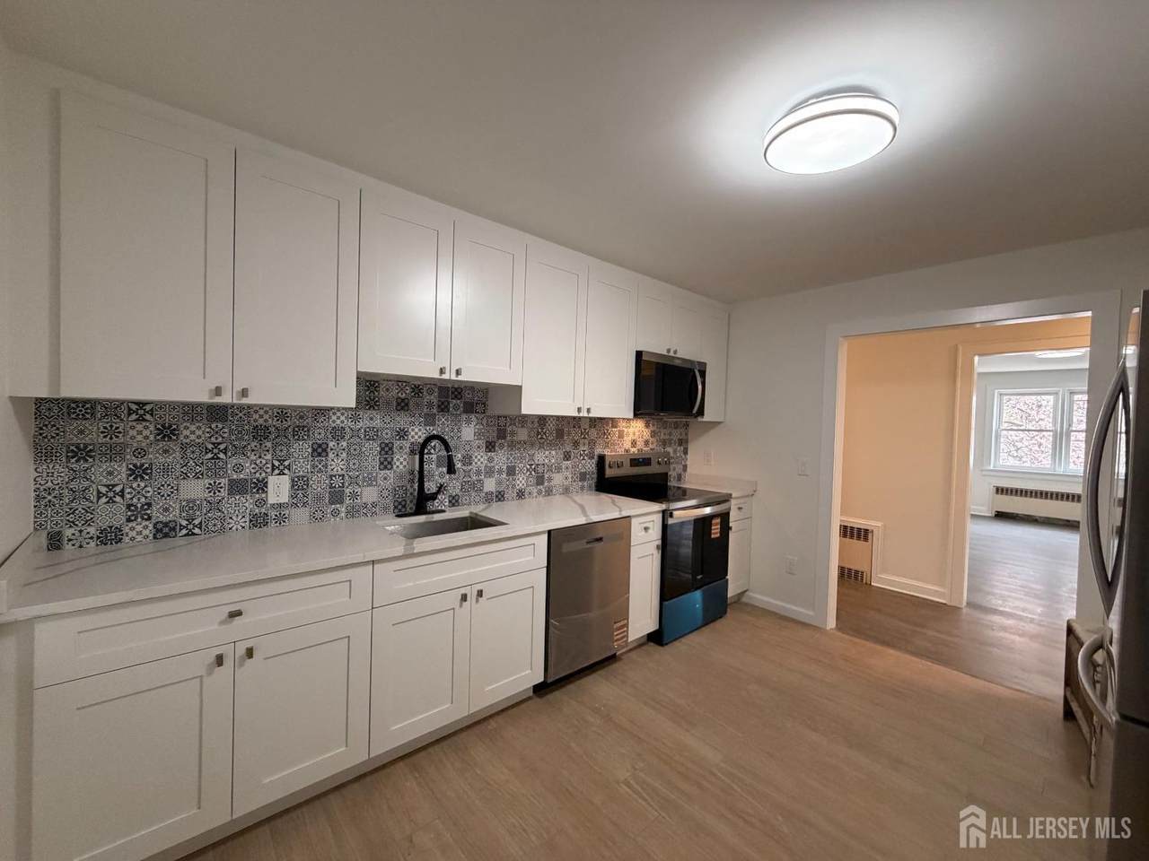 1020 Raritan Avenue - Photo 1