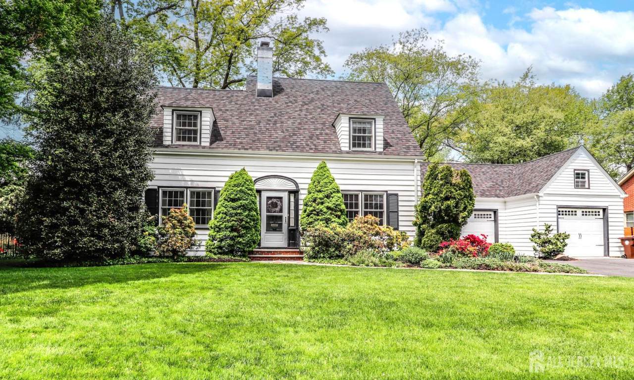 7 Crest Road - Photo 1