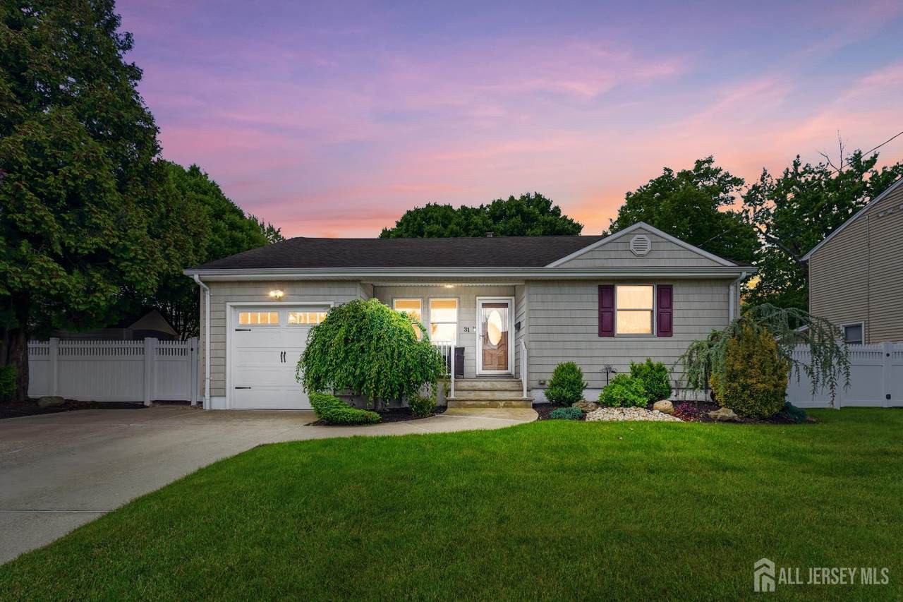 31 Middle Hill Road - Photo 1