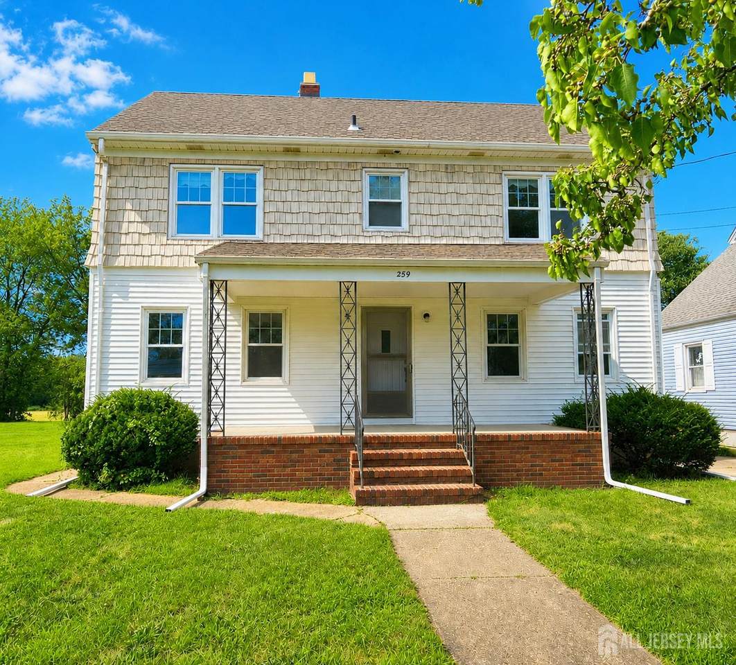 259 Macarthur Avenue - Photo 1