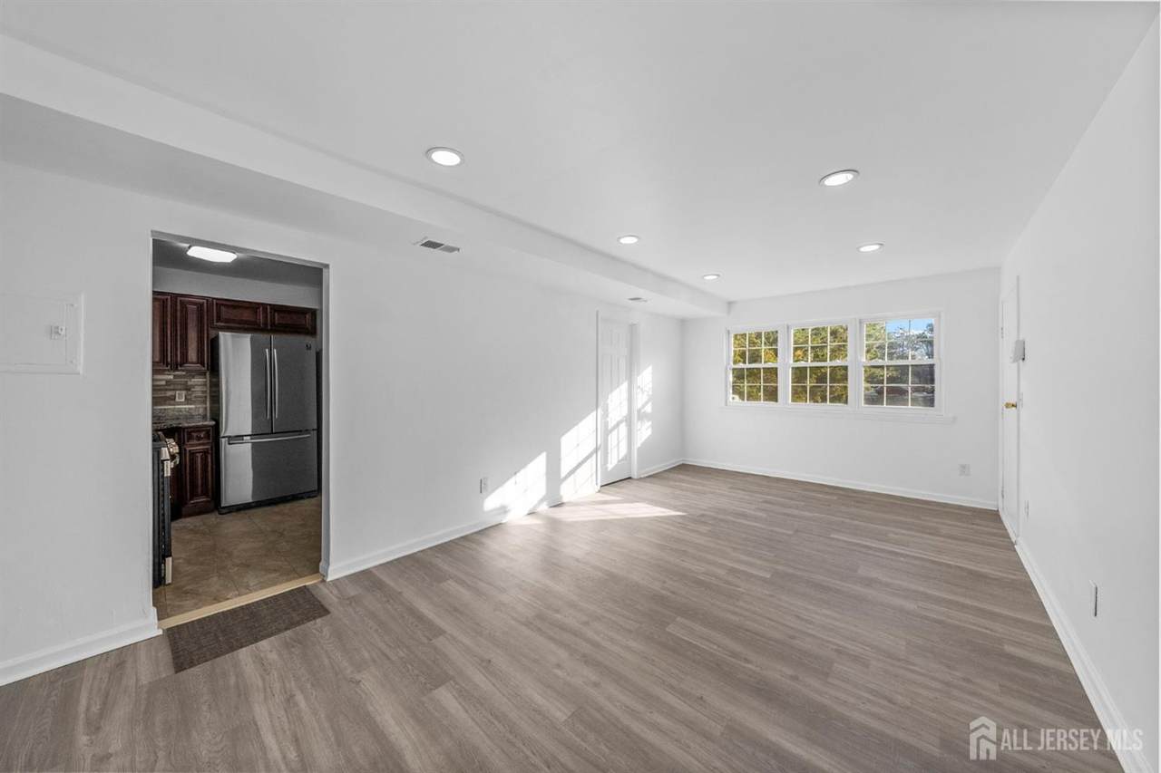 125 College Drive - Photo 1