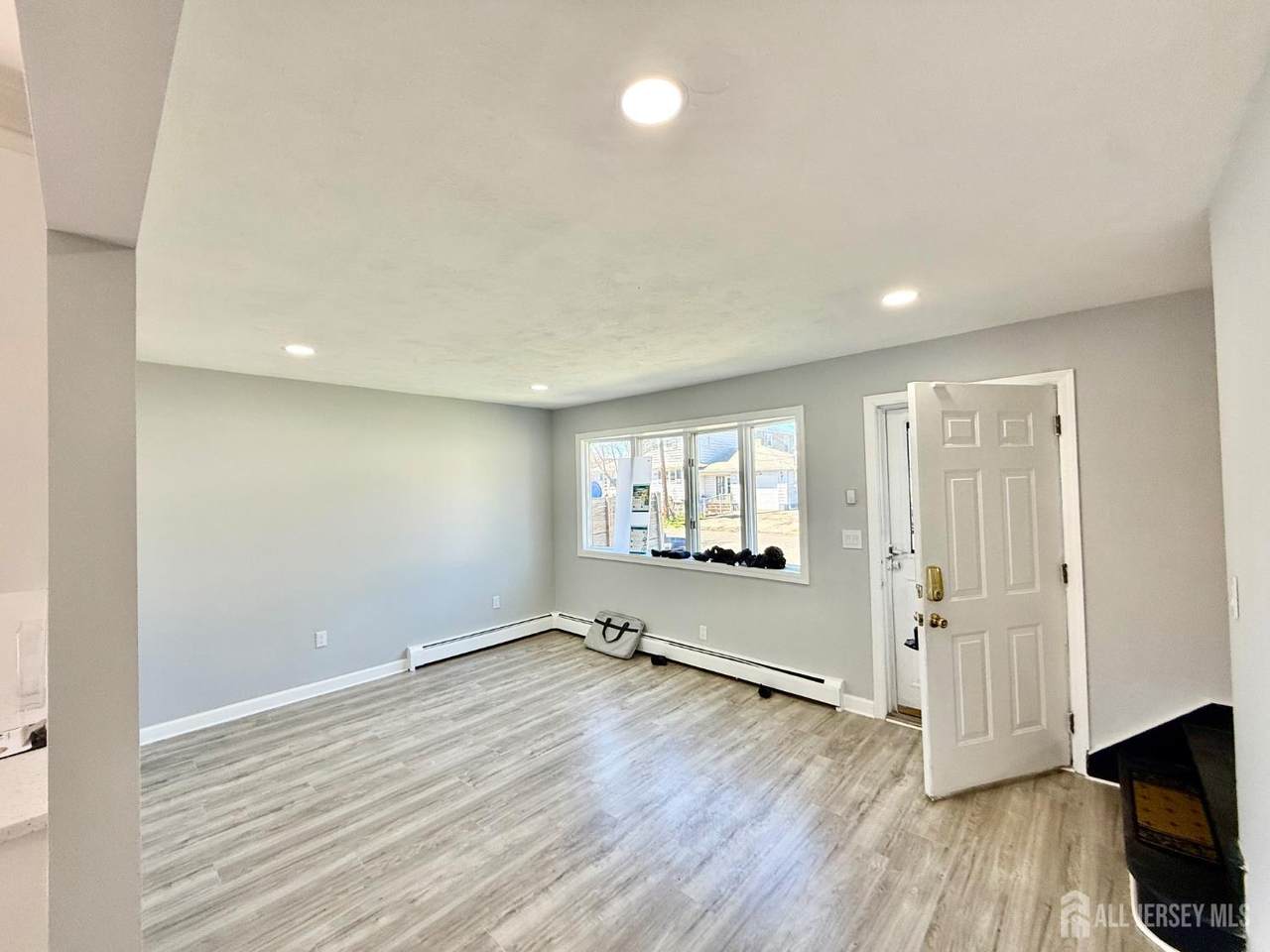 35 Fiat Avenue - Photo 1
