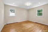 18 Carlton Avenue - Photo 11