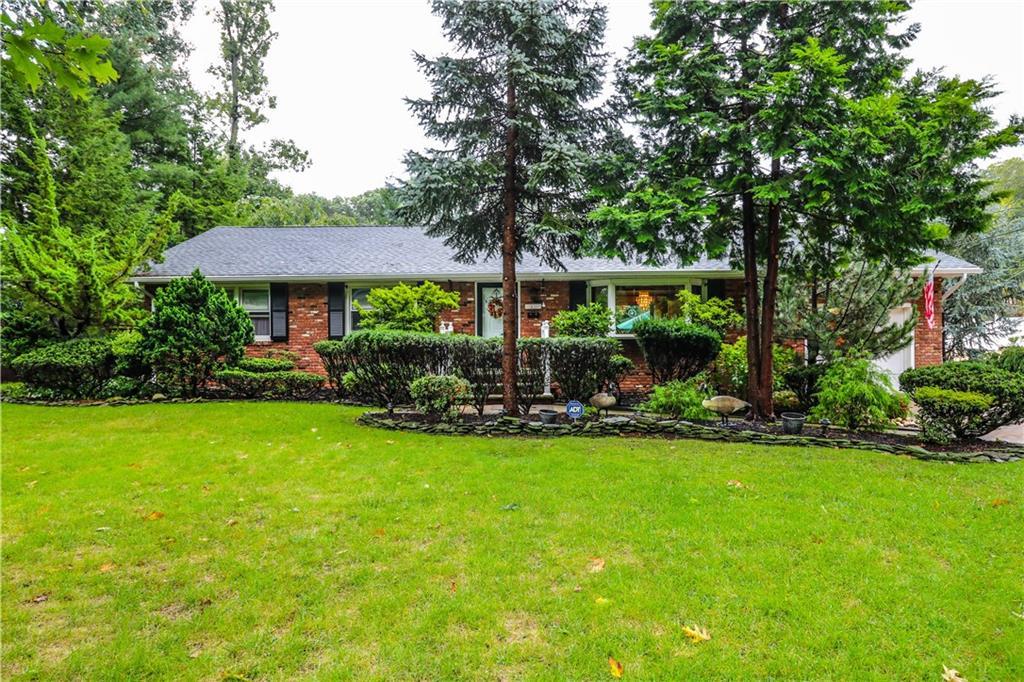 20 Montrose Avenue - Photo 1