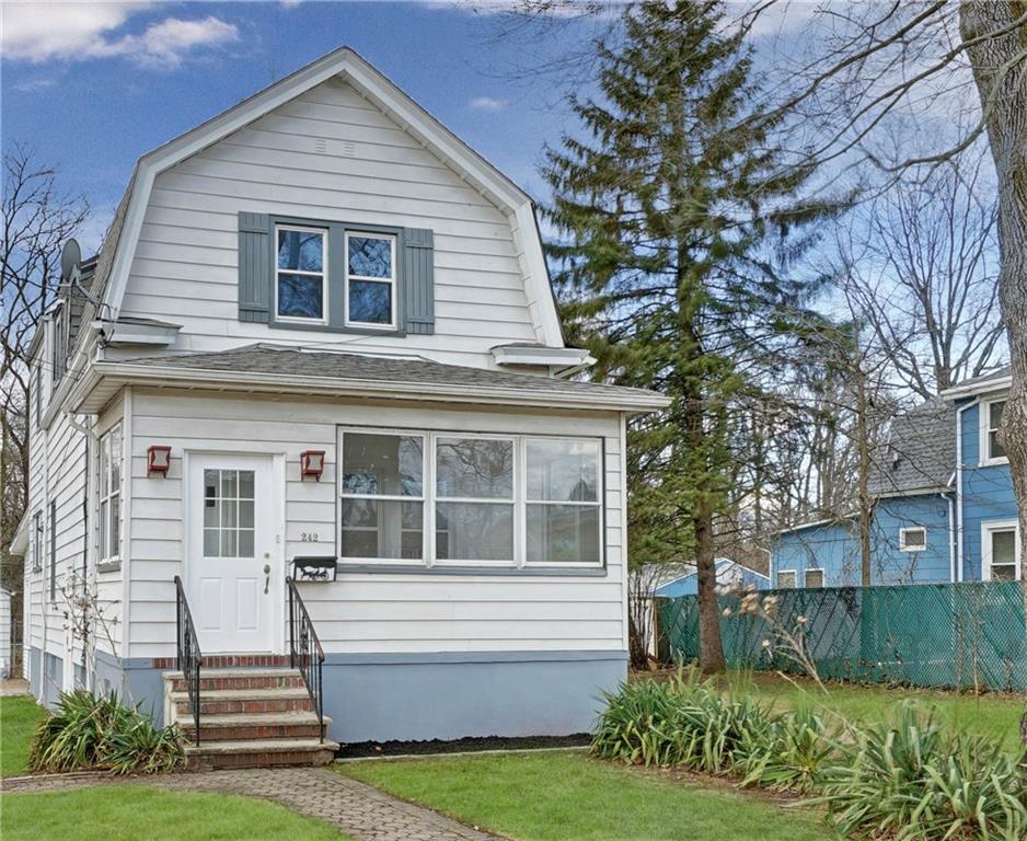 242 Linden Avenue - Photo 1