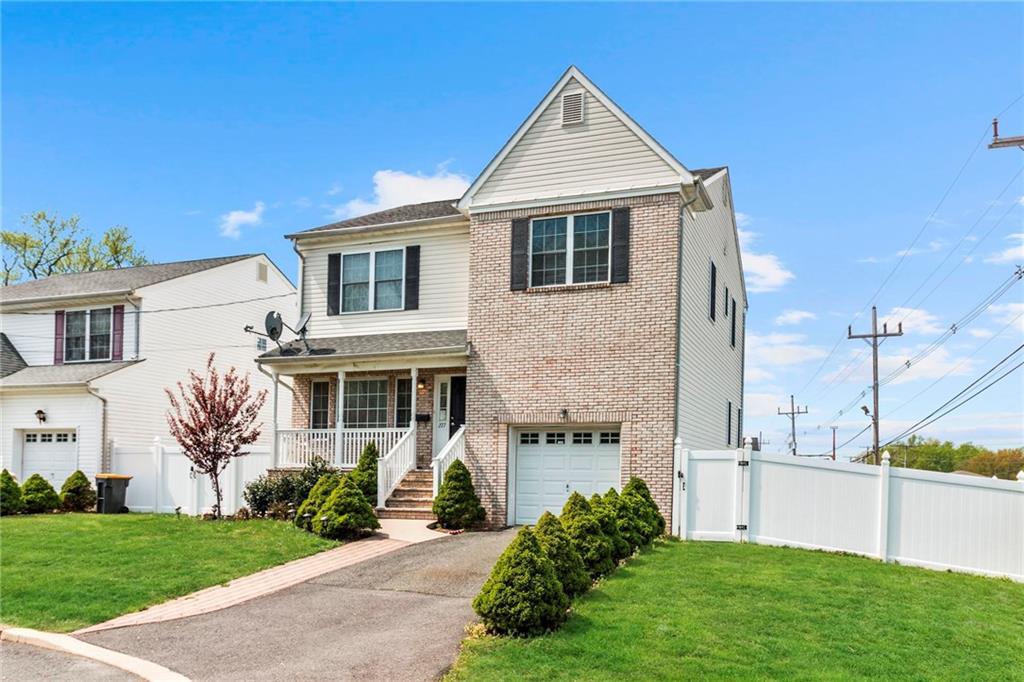 277 Greenwood Drive - Photo 1