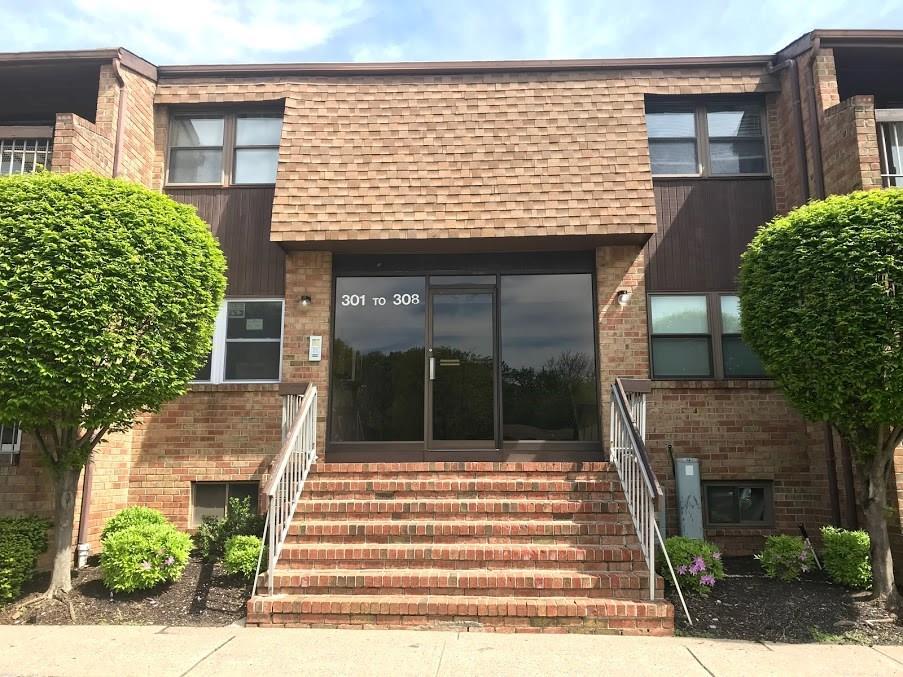 306 Sharon Garden Court - Photo 1