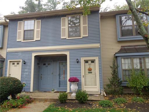 303 Gloucester Court - Photo 1