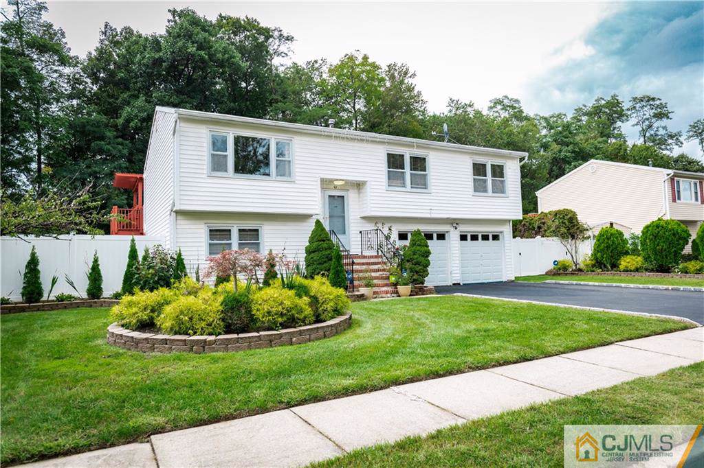 33 Kingsbridge Drive - Photo 1