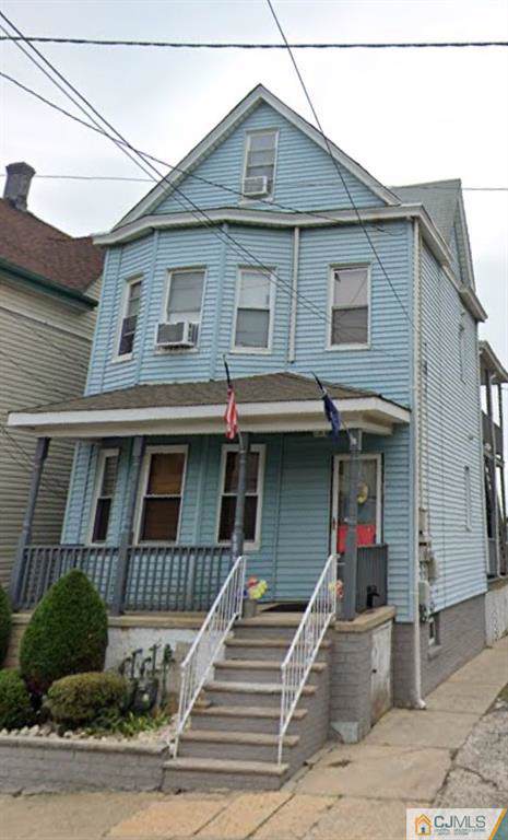 686 Charles Street - Photo 1