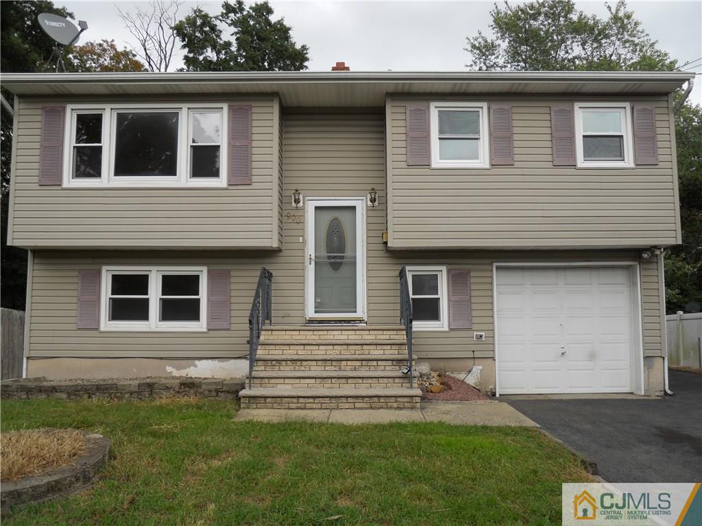 900 Diane Court - Photo 1
