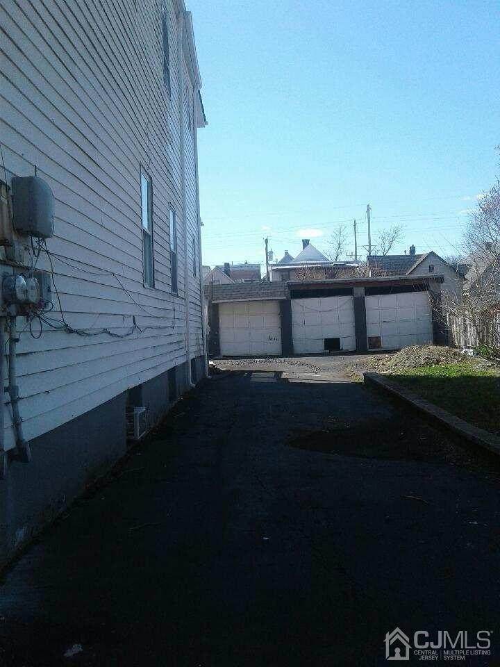717 Cortlandt Street - Photo 1