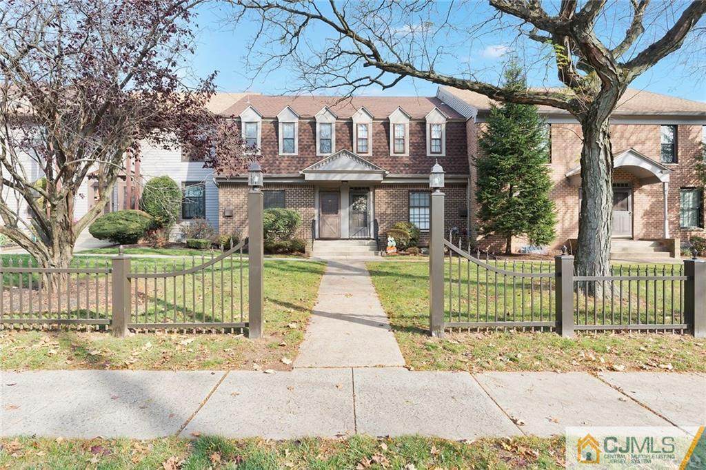 323 Gills Lane - Photo 1