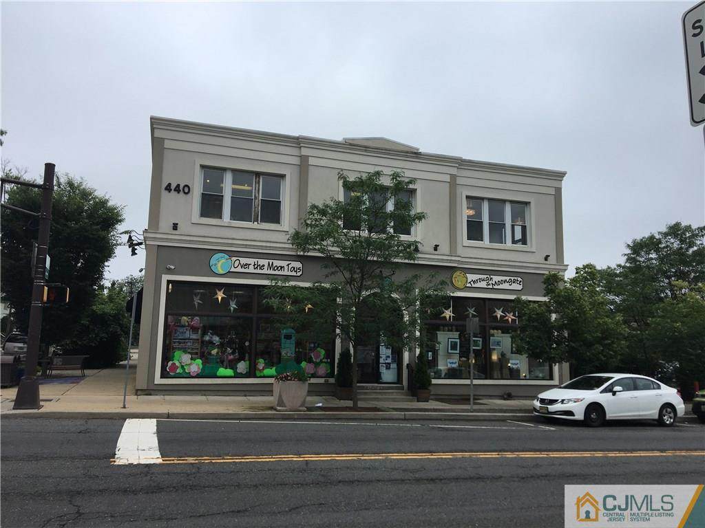 440 Raritan Avenue - Photo 1