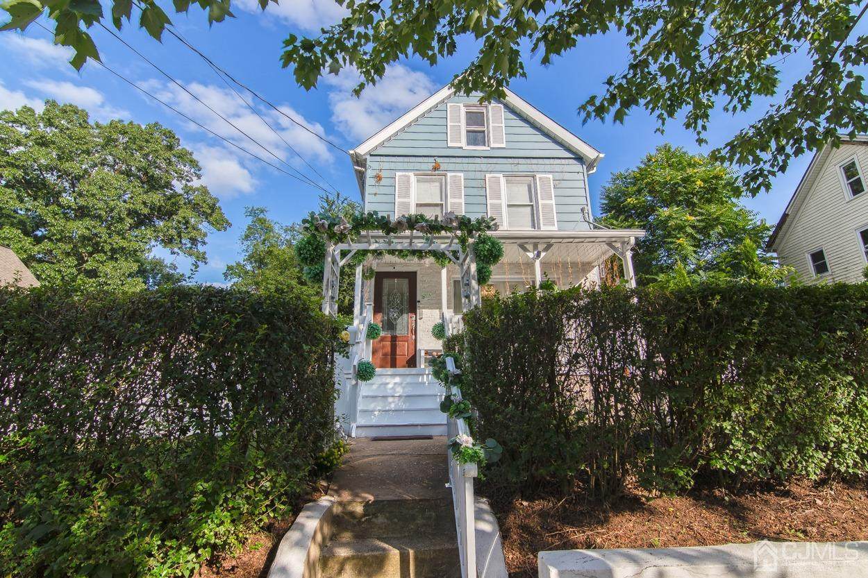1613 4TH Street - Photo 1