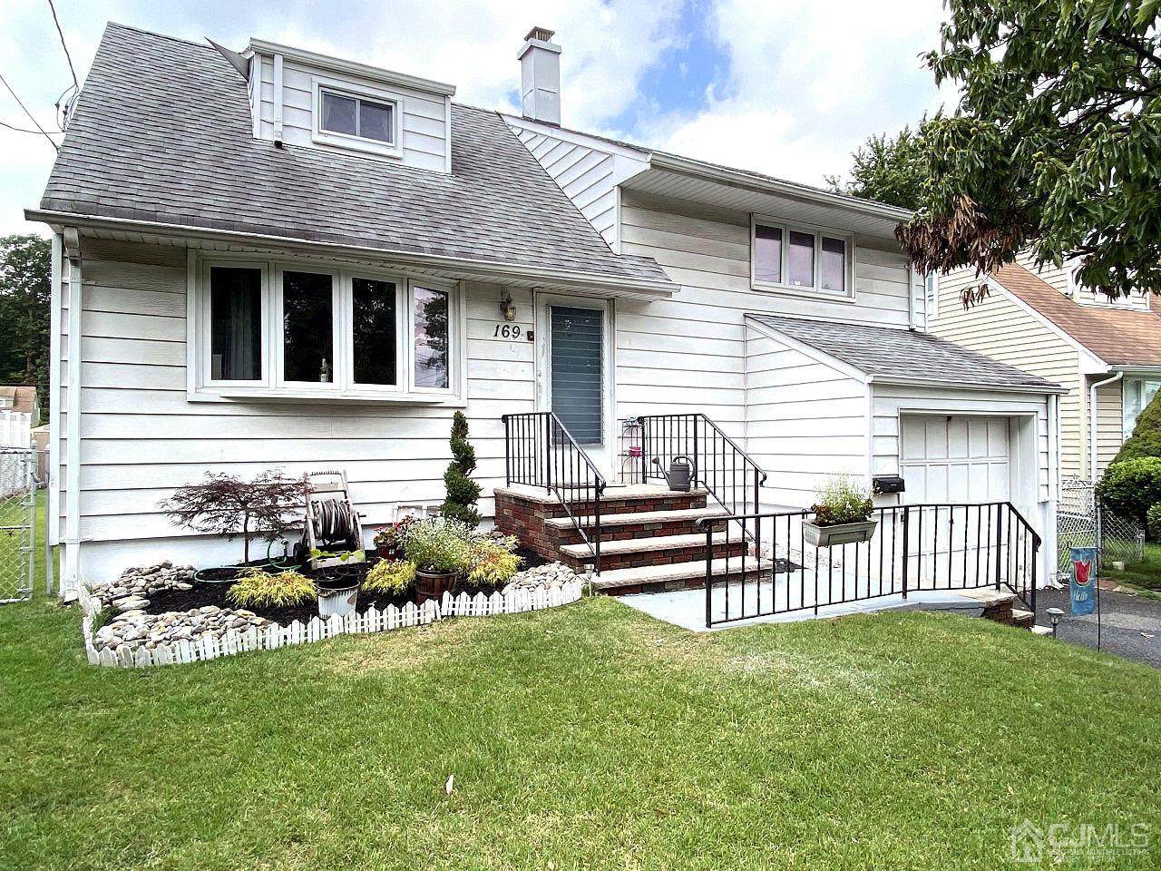 169 Mcfarlane Road - Photo 1