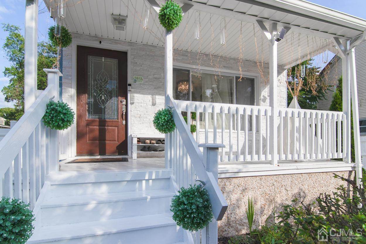 1613 4th Street - Photo 1