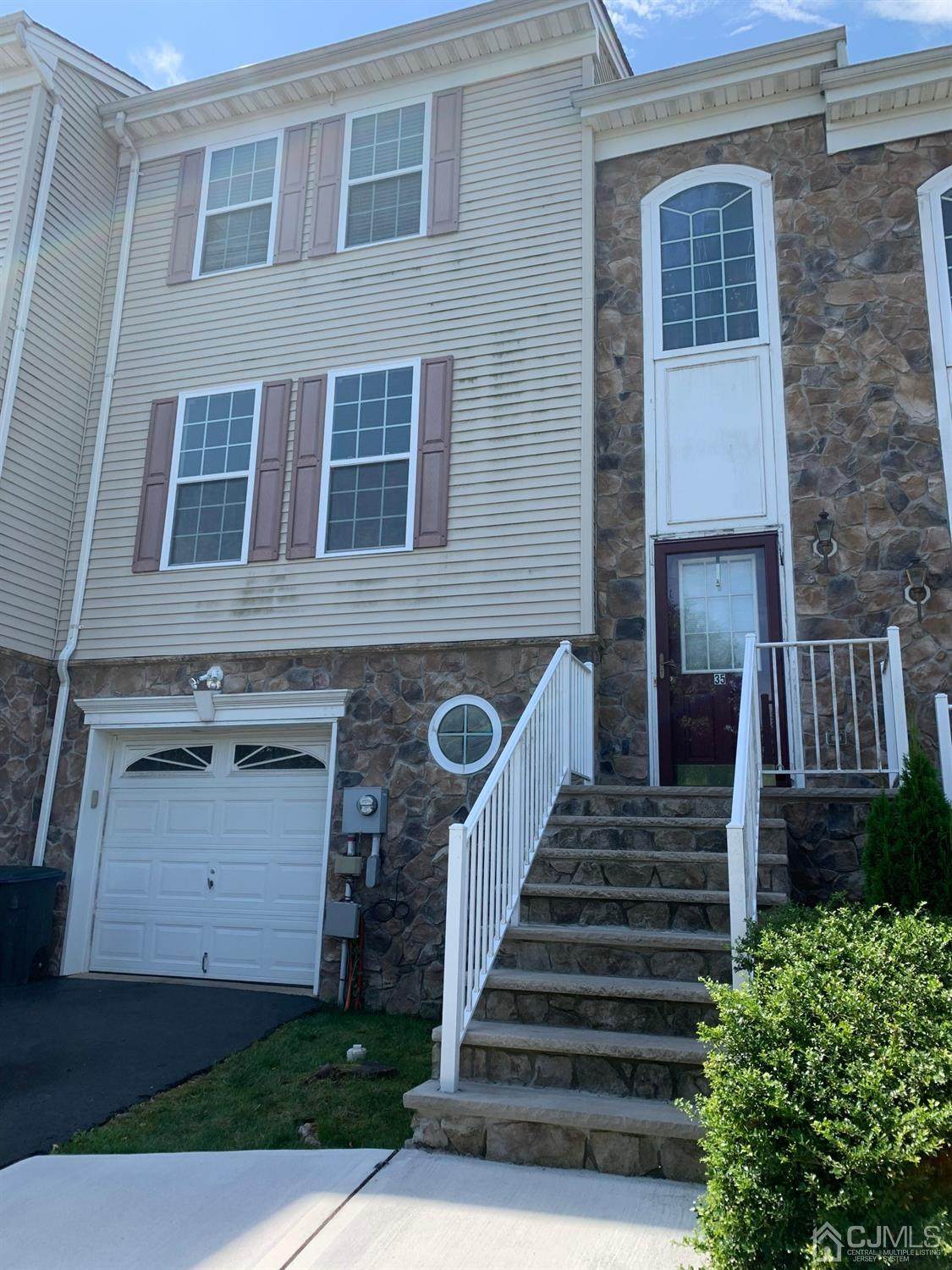 35 Russell Court - Photo 1