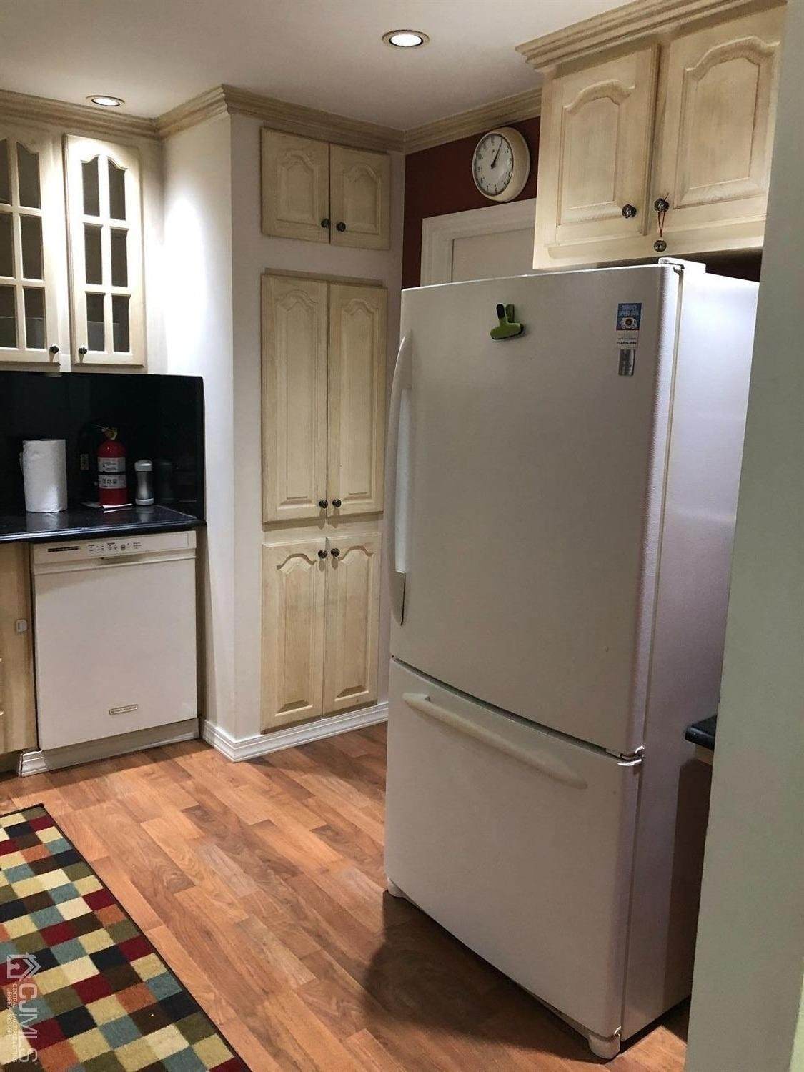 190 College Drive - Photo 1