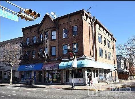 546 Broadway - Photo 1