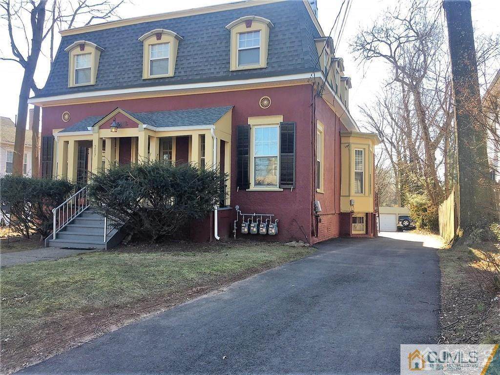 207 Woodbridge Avenue - Photo 1