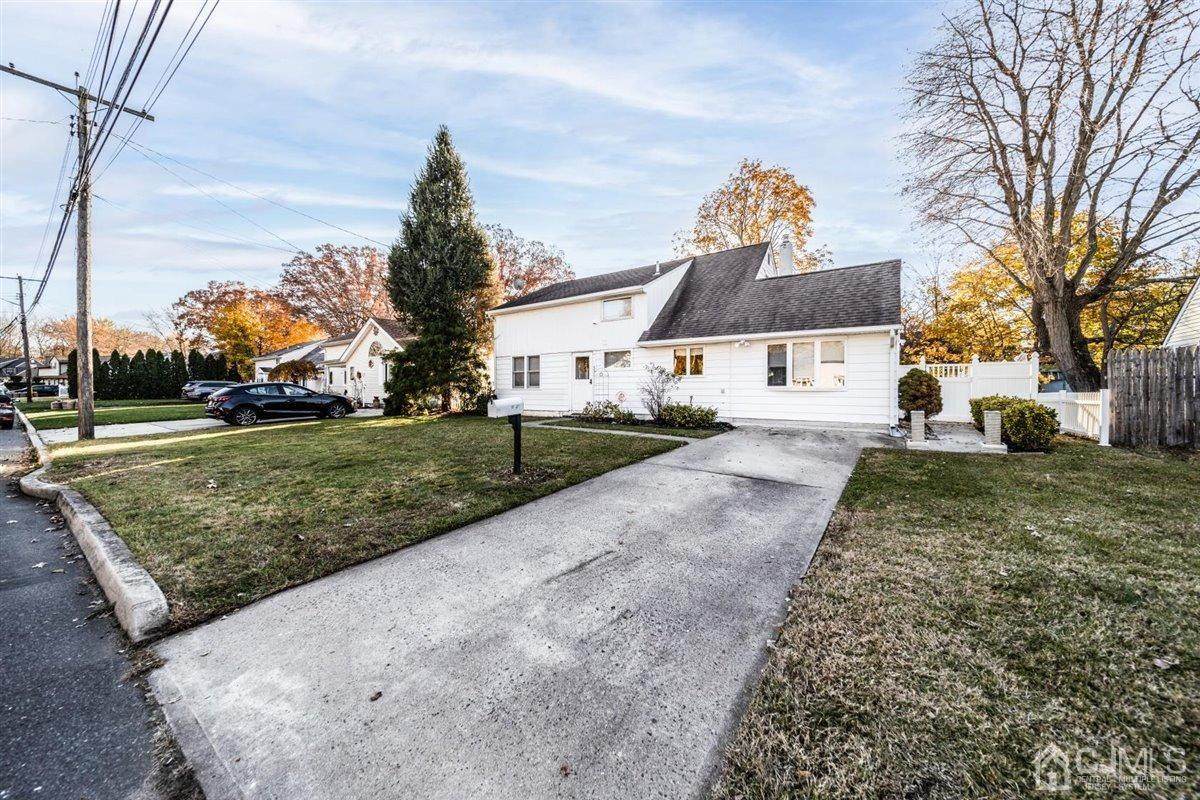 33 Southwood Drive - Photo 1