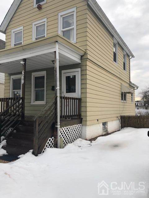 669 Roosevelt Avenue - Photo 1