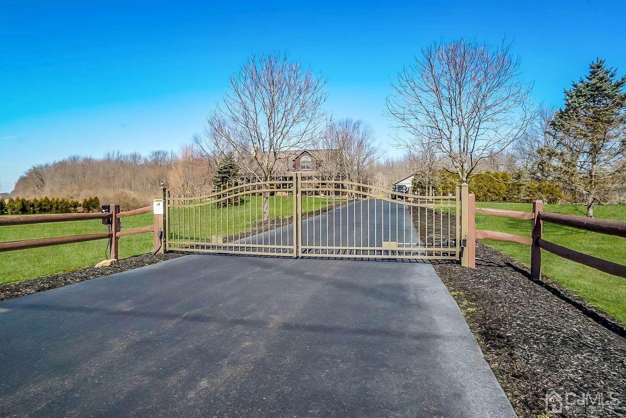 1061 Windsor Road - Photo 1