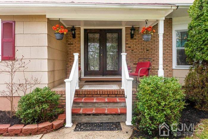 20 Poplar Avenue - Photo 1