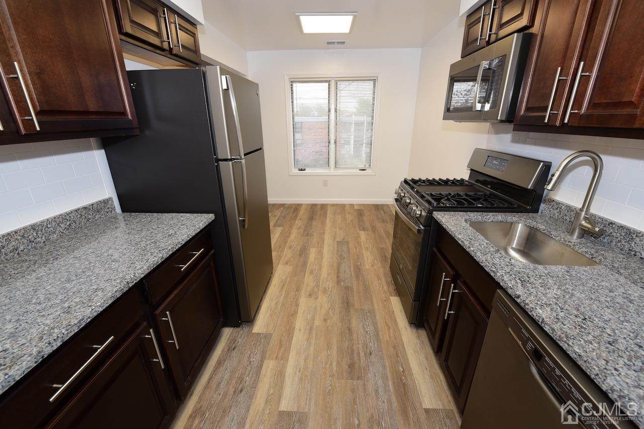 715 Peach Street - Photo 1