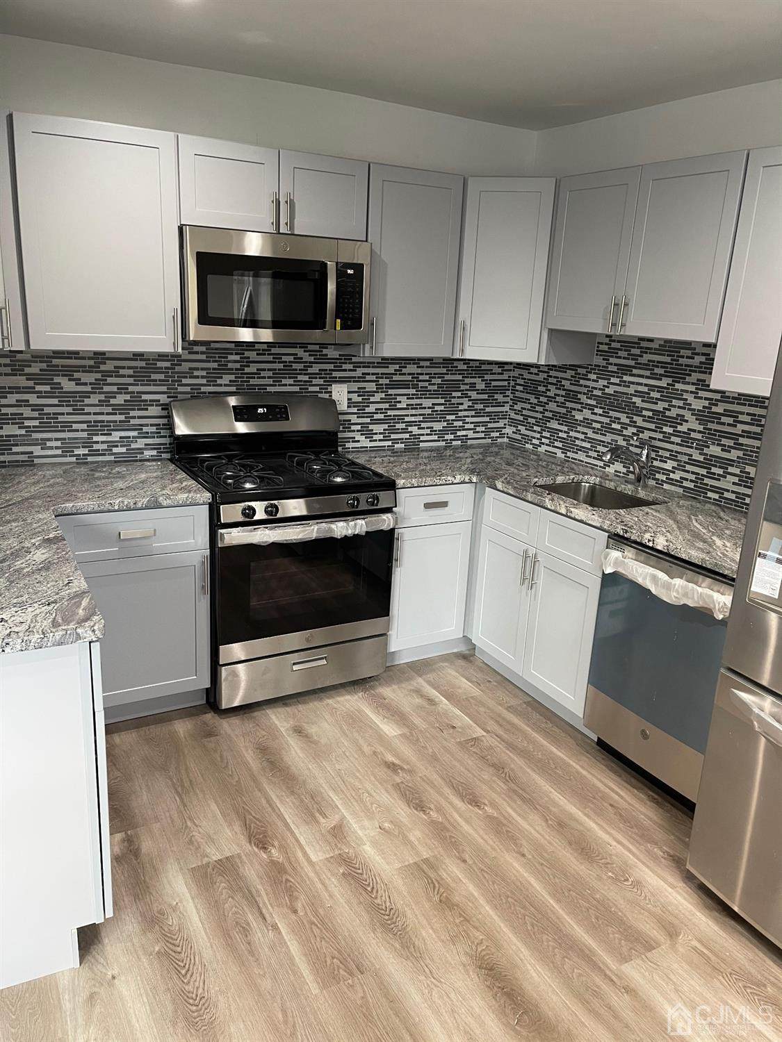 221 College Drive - Photo 1