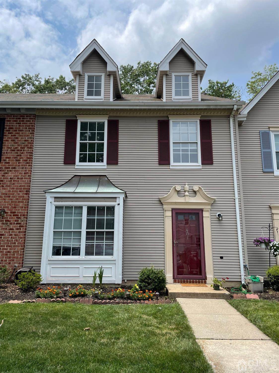 401 Hadleigh Lane - Photo 1