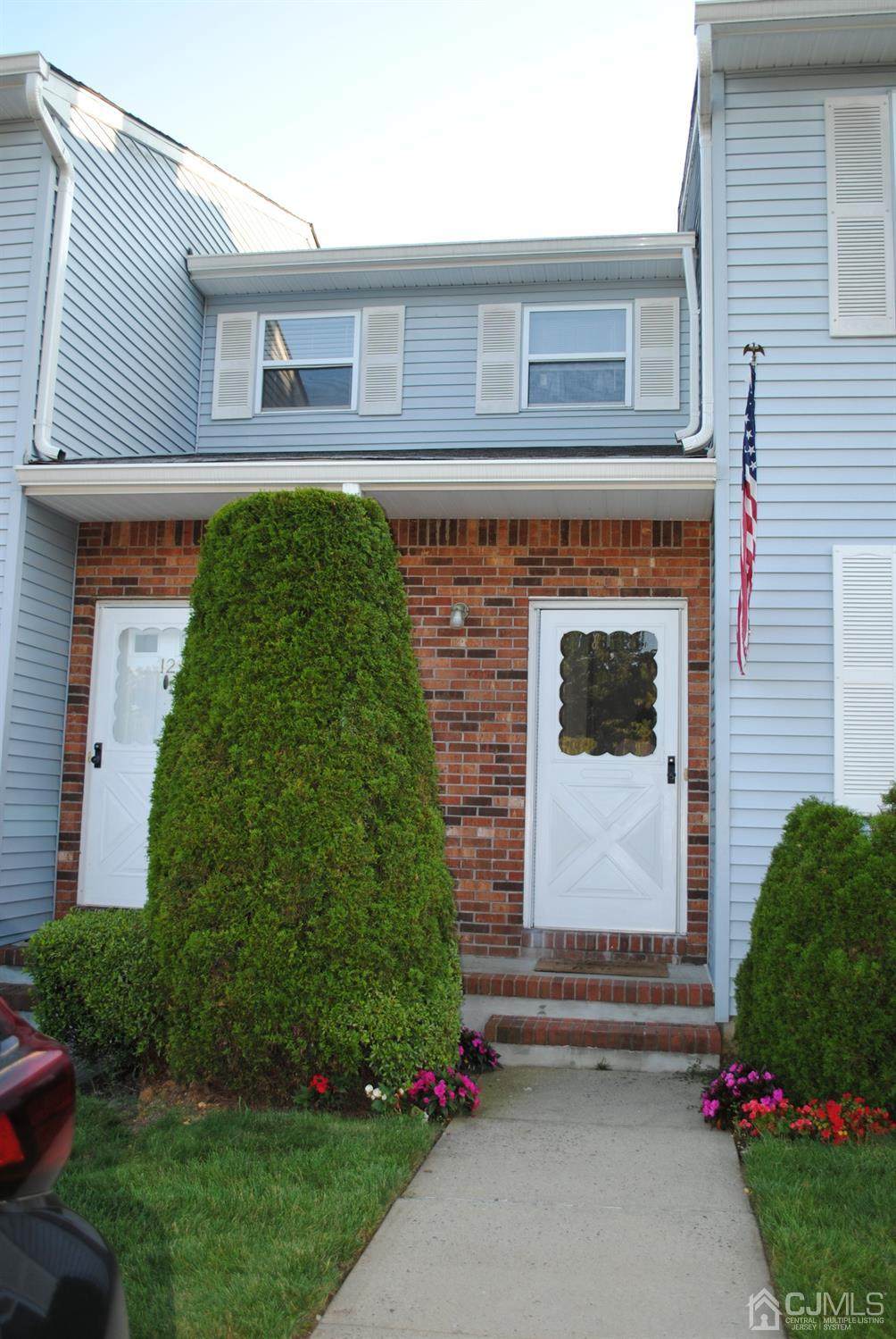 10 Spruce Street - Photo 1